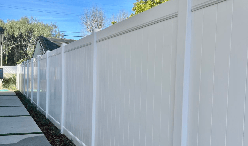 VINYL FENCE